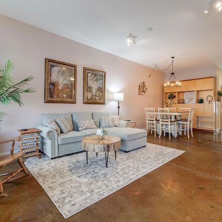 Southern Charmer-Historic District Downtown-Front Porch-Walk Score 90!!-Private Parking-1 Minute To Forsyth Park Savannah Exterior photo