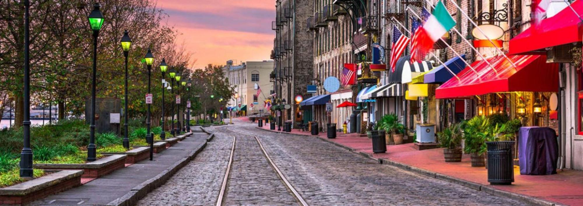 Southern Charmer-Historic District Downtown-Front Porch-Walk Score 90!!-Private Parking-1 Minute To Forsyth Park Savannah Exterior photo